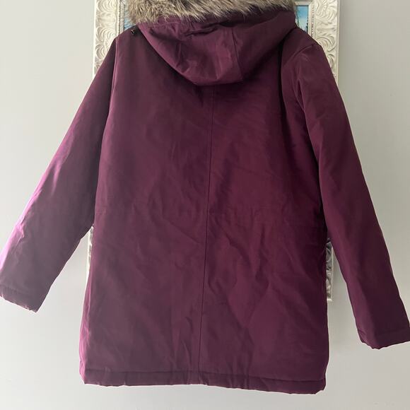 Basics Women’s Winter Coat hood Sz Large maroon Sherpa zip button pockets - Picture 5 of 10